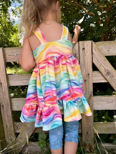Eigenproduktion French Terry Regenbogen Wellen auf Pastell